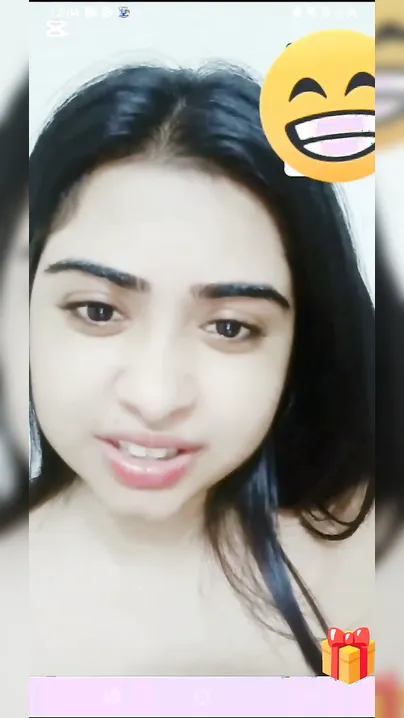 Gorgeous Maal Strips Naked On Live Cam, Teasing Her Juicy Pussy For Lover