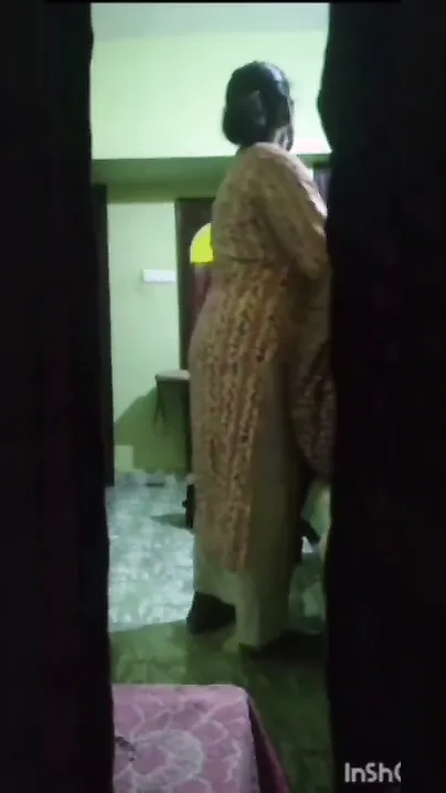 Mom In Wet Nighty Flashing Bare Boobs After Bath