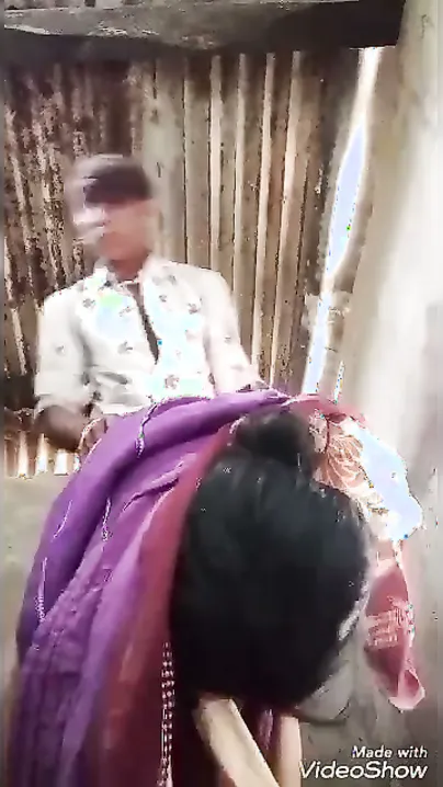 Ravi Ne Jhuk Ke Bhabhi Ki Tight Gand Mari Sofa Pe