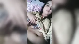 Pakistani Girl Flaunting Wet Pussy And Juicy Boobs