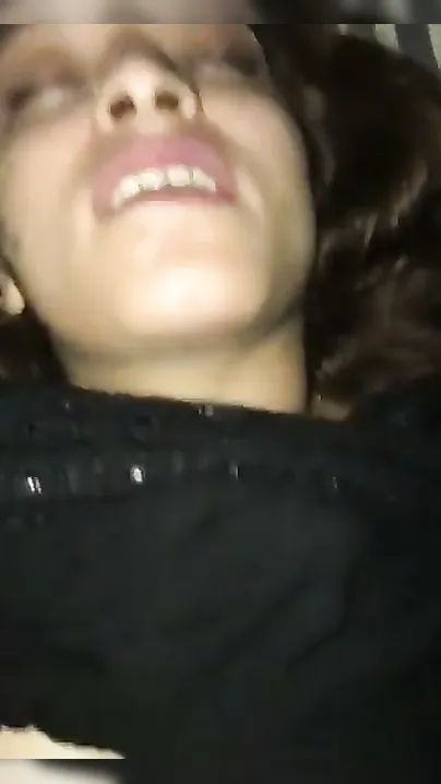 Pakistani Ladki Ki Chikni Chut Ki Chudai Balcony Pe Jhadoo Ke Niche