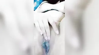 Young Pakistani Teen Spreads Milky Thighs For First Time