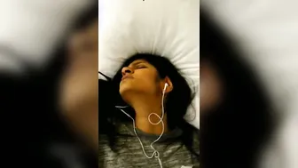 Boyfriend Teasing Gf’s Wet Pussy With Slow Finger Strokes Till She Cums