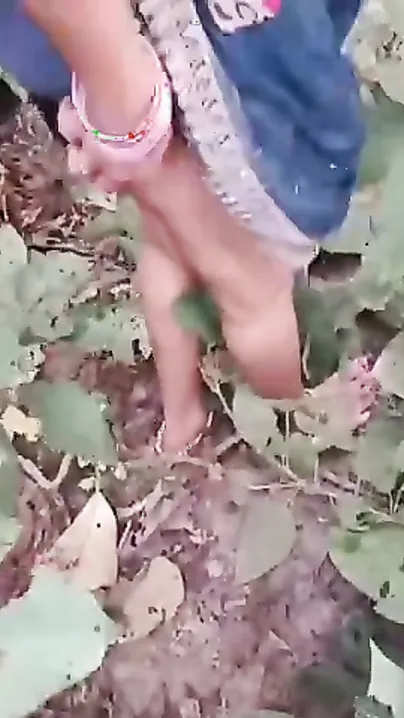 Bhabhi Fucked Raw In Jungle Bushes Captured In Leaked Sex Video