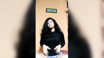Cute Desi Girl Flashes Juicy Boobs Then Spreads Legs For Closeup Chut