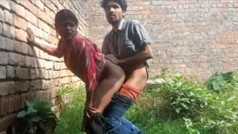 Hot Bhabhi Bent Over And Nailed By Villager Behind Her House