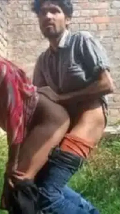 Hot Bhabhi Bent Over And Nailed By Villager Behind Her House