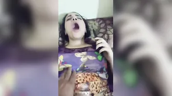 Bhabhi Moaning Loud While Hubby Talks On Phone Gets Fucked Hard