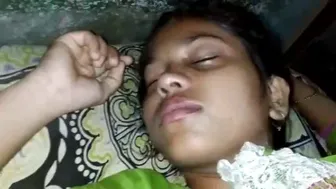 Chacha Ne Soyi Bhatiji Ki Gand Me Dard De Diya Raat Bhar