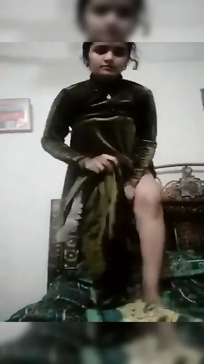 Tiny-Fuddi Teen Recording Herself Seducing Boyfriend With Wet Talk