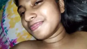 Sexy Bengali GF Ko Uske Boyfriend Ne Room Me Choda Softly