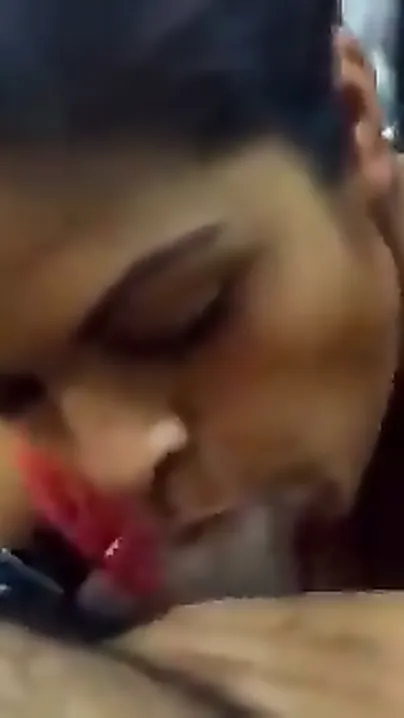Local Slut Giving Expert Blowjob Like She’s Done It All Her Life