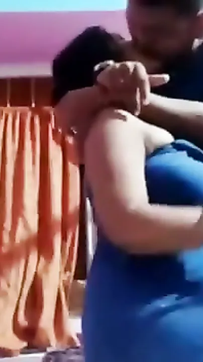 Bhabhi Moaning While Sucking Devar’s Thick Cock In Saree Pallu