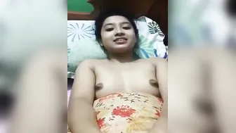 Boyfriend Fingering GF's Soaking Wet Pussy Slowly