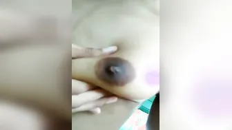 Virgin Ladki Ne Apni Chut Mein Ungli Karke Dikhaya Mirror Ke Samne
