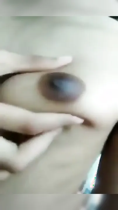 Virgin Ladki Ne Apni Chut Mein Ungli Karke Dikhaya Mirror Ke Samne