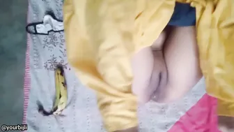 Husband Feeding Banana Into Wife’s Soaked Chut Before Rough Sex