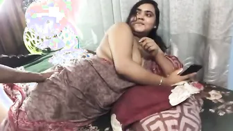 Desi Bhabhi Jumping On Lover's Lap In Empty Farmhouse Bedroom
