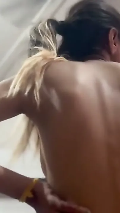 GF Reverse Riding Boyfriend On Bed Till He Lost His Mind Completely