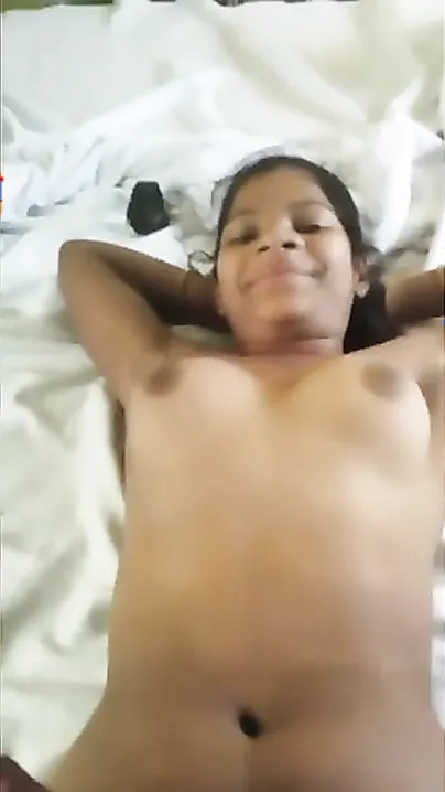Bina Ruke Tadapti Ladki Ko Bed Par Chodta Desi Mard Ka Kaand