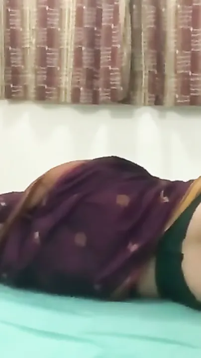 Devar Ke Kadak Lund Ne Bhabhi Ki Siskiyan Nikal Di