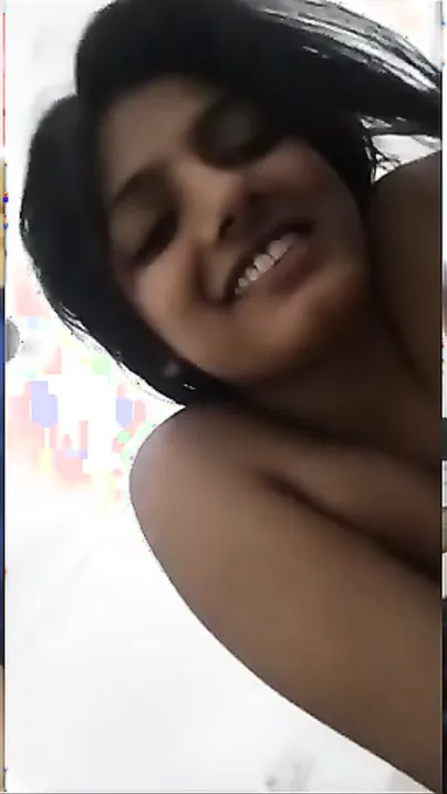 Moti Chuchiyan Chuste Huye Ladke Ne Garam Pyaar Kiya