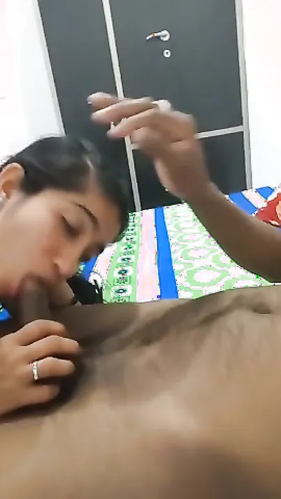 Bra Panty Pehni Gf Ne Lund Ko Apne Gale Tak Kheench Liya