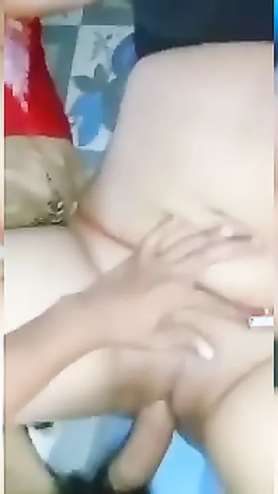 Naked GF Screaming As Bf Slams Her In Missionary