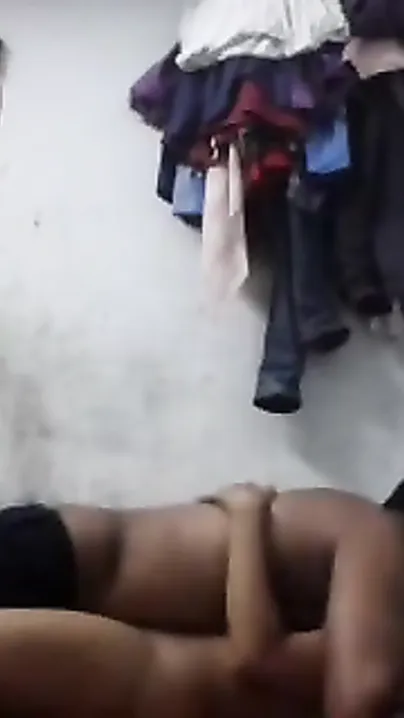 Sexy Indian bhabhi sensational home sex mms with neighbour
