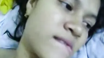 Sexy desi Indian bhabhi mms sex scandal dripped by bf