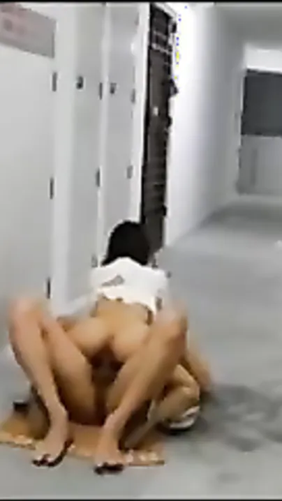 Desi hidden cam sex scandal of Mumbai office pair after work