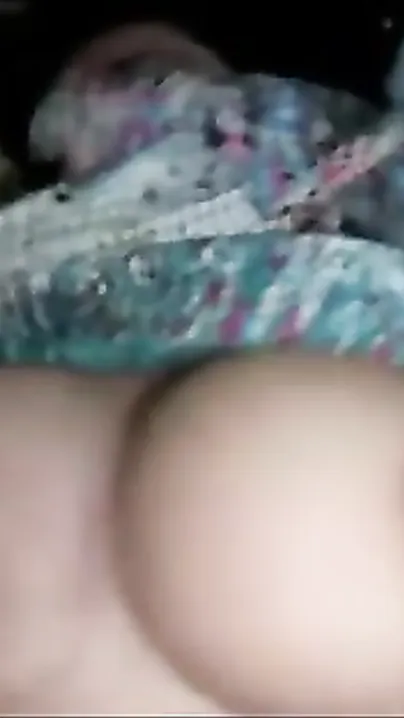 Large boobs Indian bhabhi home made sex tape oozed