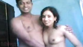 Desi Indian aged wife home sex tape mms with boyfriend leaked!