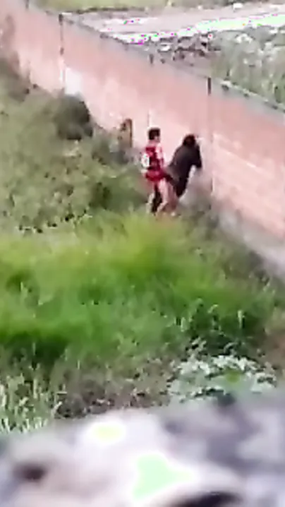 Hidden web camera records desi college gals outdoor sex scandal