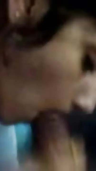 Hawt Indian IT office engineer bhabhi blowjob scandal