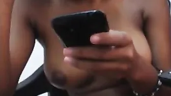 Hyderabad large mambos gal fingers whilst sexting!