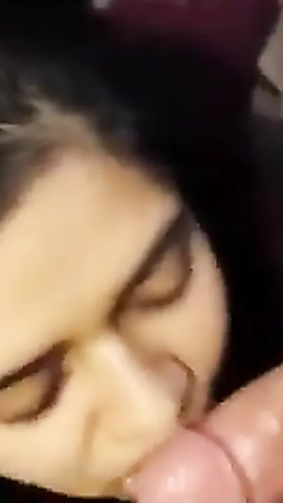 eighteen yo legal age teenager college gal from Bengaluru gives fleshly blowjob