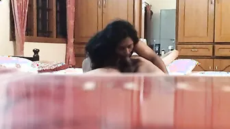 Mature cheating desi bhabhi gives astounding blowjob to lover