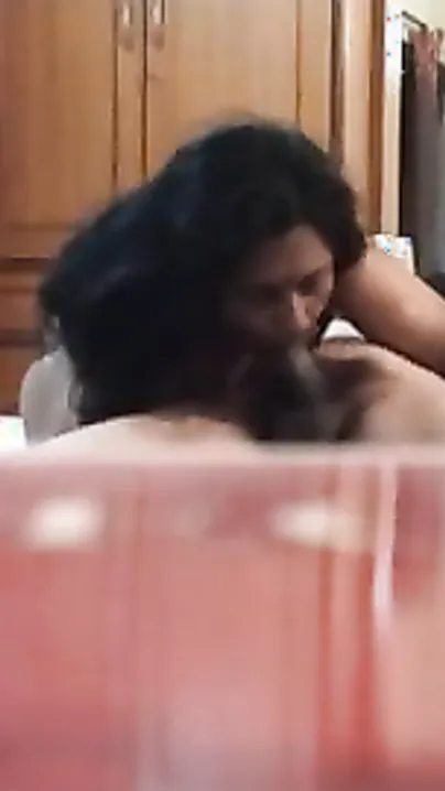 Mature cheating desi bhabhi gives astounding blowjob to lover