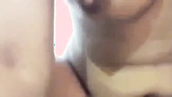 Ladki Ne Lund Par Baithkar Machayi Hulchul Bed Par