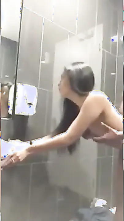 Washbasin Pe Jhuki Gf Ki Chut Mein Lund Ka Toofan Splashing Water
