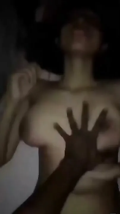 Raat Ke Andhere Mein GF Ki Chut Chodi Quietly Moaning