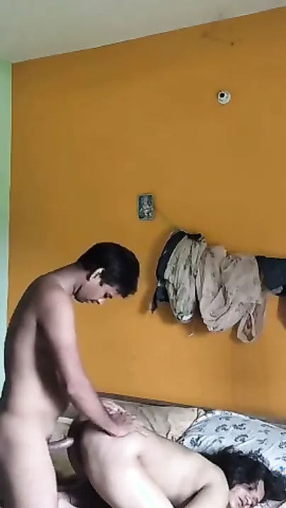 Ladki Ki Chut Ko Doggy Style Mein Jhatke Se Leke Usne Apna Kamaal Dikhaya