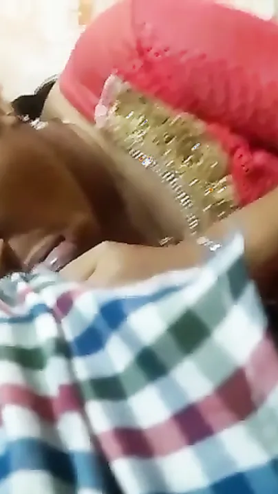 GF Bathroom Mein Pyaar Bhara Blowjob Dete Hue Bf Ko Pagal Kar Rahi Hai