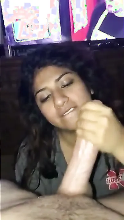Thirsty Gf Gulps Boyfriend’s Cum After Licking His Hairy Balls Clean
