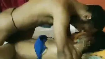 Pyaasi GF Ko Bistar Par Ragad Ke Zor Se Choda