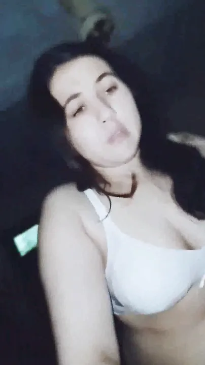 Bhabhi Takes Devar’s Long Dick Down Her Throat In Village House