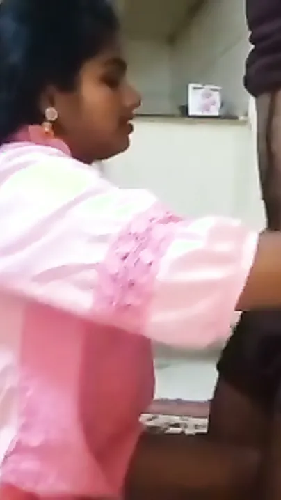 Bhabhi Ne Devar Ko Diya Jabardast Blowjob Tv Band Hone Ke Baad