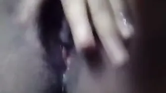 Thick-Thighed Bhabhi Fingered Her Dripping Pussy During Afternoon Nap