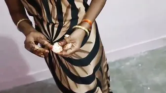 Bhabhi Ko Orange Khila Khila Kar Unki Rasili Chut Mari